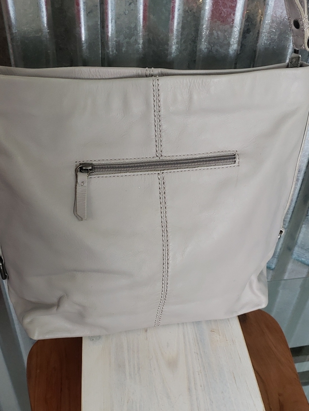 THE SAK Leather Shoulder Bag in Light Taupe - Brand: (unbranded) - Picture 7 of 9